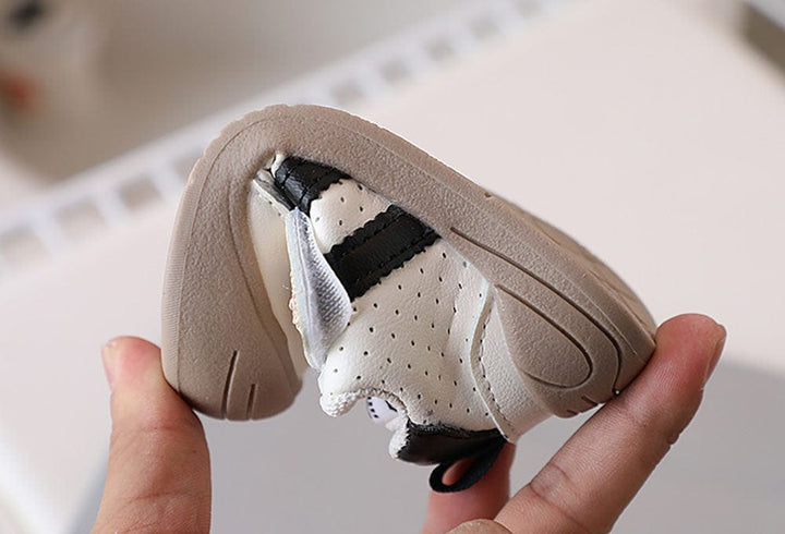 Chaussures bébé souples et ergonomiques, pointures 16-25. Design tendance, confort optimal.