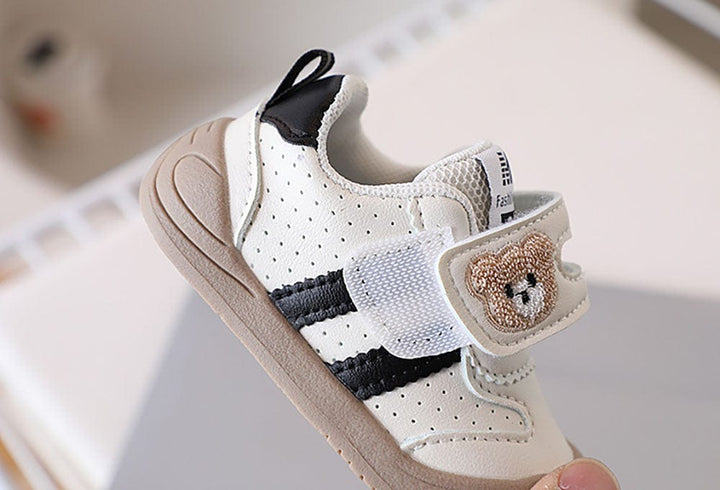 Chaussures bébé souples et ergonomiques, pointures 16-25. Design tendance, confort optimal.