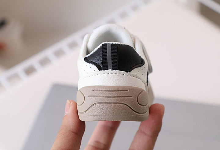 Chaussures bébé souples et ergonomiques, pointures 16-25. Design tendance, confort optimal.