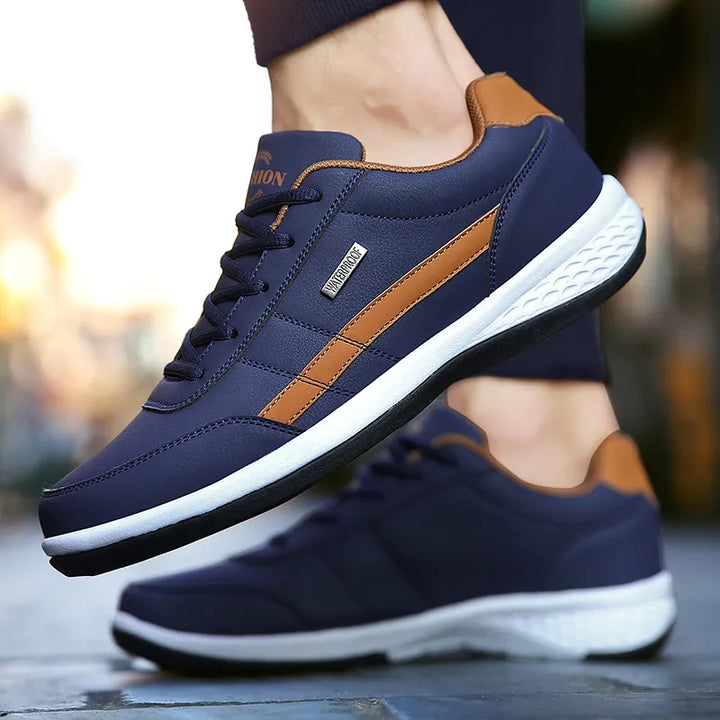 Élégantes chaussures business homme en cuir PU noir, parfaites pour un look professionnel et habillé.