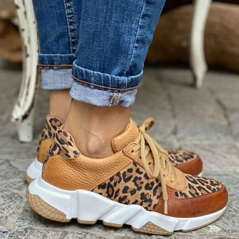 Adoptez le style urbain avec ces chaussures léopard femme ultra confortables et tendance, semelle amortie.