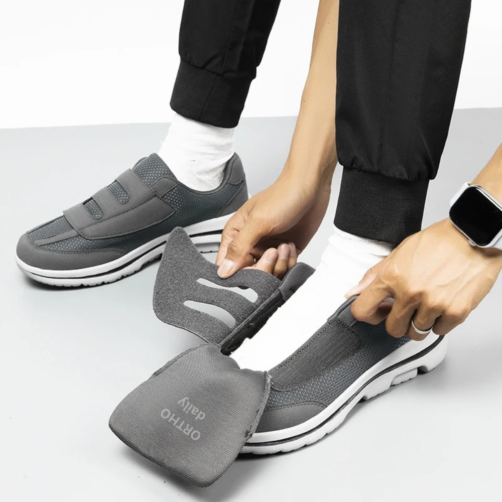 Vue latérale de chaussures hommes offrant un soutien et un soulagement des pieds diabétiques.