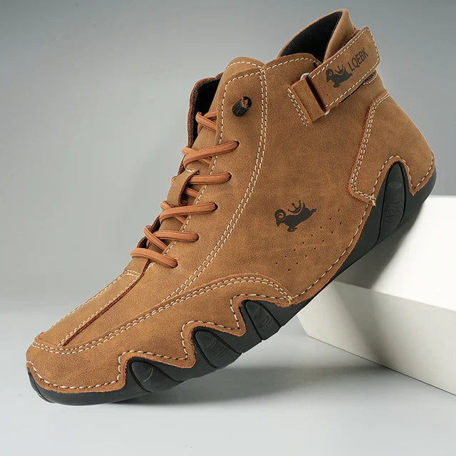 Chaussures cuir élégantes, antidérapantes et confortables.  Modèle chic pour femmes.