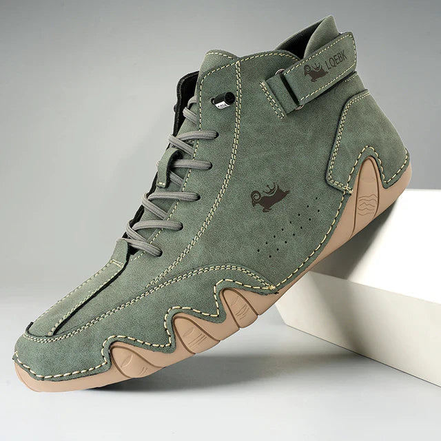 Chaussures cuir élégantes, antidérapantes et confortables.  Modèle chic pour femmes.