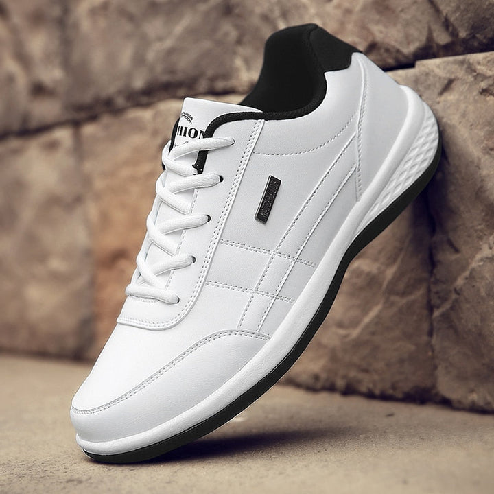 Baskets sportives légères hommes, confortables pour la marche, style décontracté polyvalent et tendance.