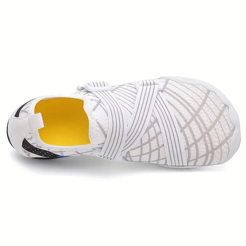 Confortables chaussures respirantes, parfaites pour le fitness aquatique et les jeux d'eau en famille cet été.