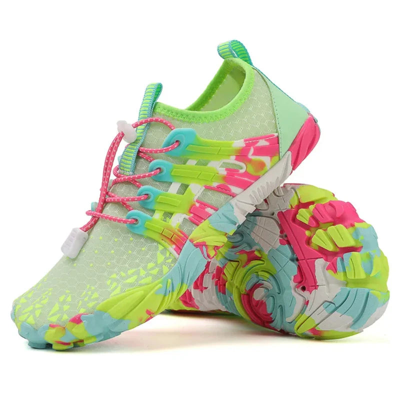 Chaussures aquatiques compactes et faciles à transporter, idéales pour les voyages et les vacances.