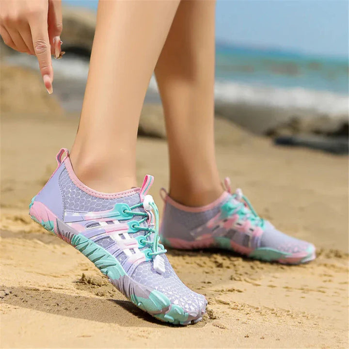 Chaussures d'eau unisexes en tissu mesh respirant, parfaites pour un été actif et confortable.