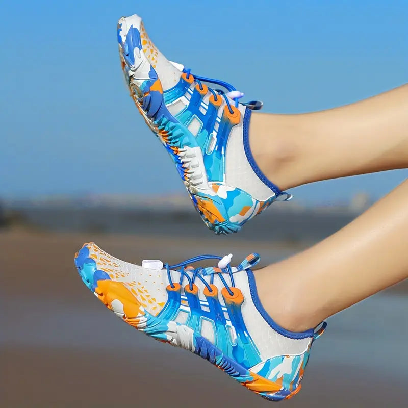 Chaussures aquatiques respirantes et flexibles pour hommes et femmes, parfaites pour les sports nautiques.