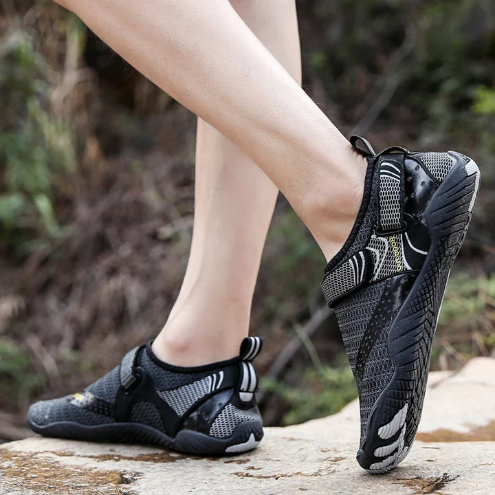 Aquashoes unisexes ultra-confortables, flexibles et respirantes pour sports nautiques et été.
