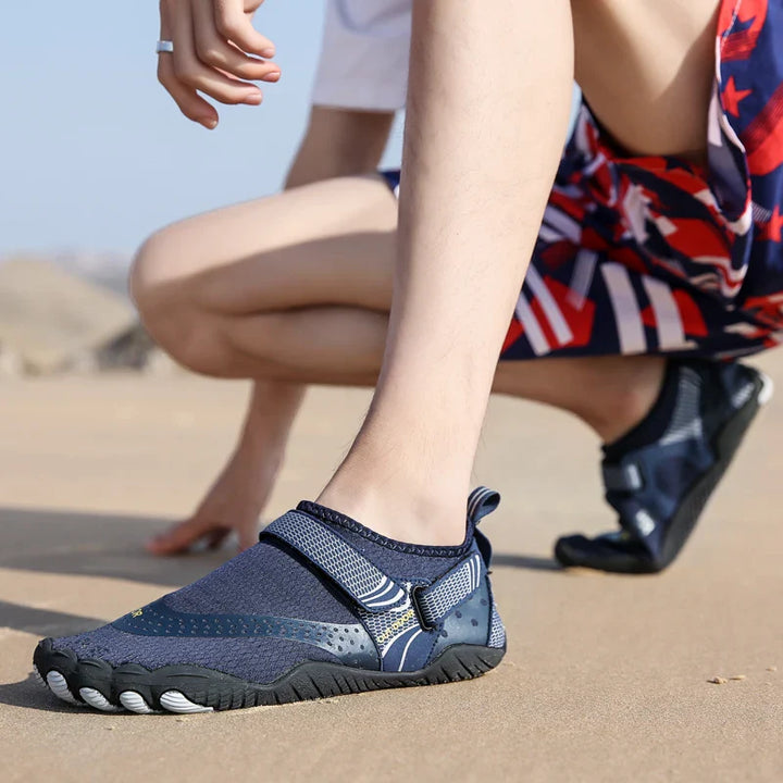Chaussures d'eau unisexes antidérapantes et confortables pour plage, piscine et sports nautiques.