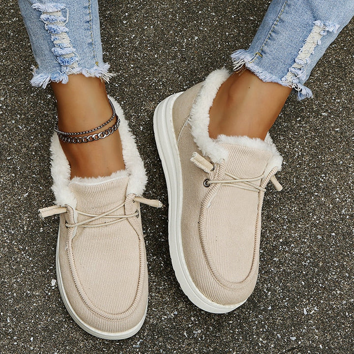 Bottes hiver femme élégantes, offrant confort chaud et légèreté pour vos pieds au quotidien.