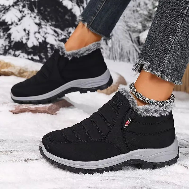 Chaussures décontractées d'hiver à enfiler, semelle antidérapante pour sécurité et chaleur, style moderne.