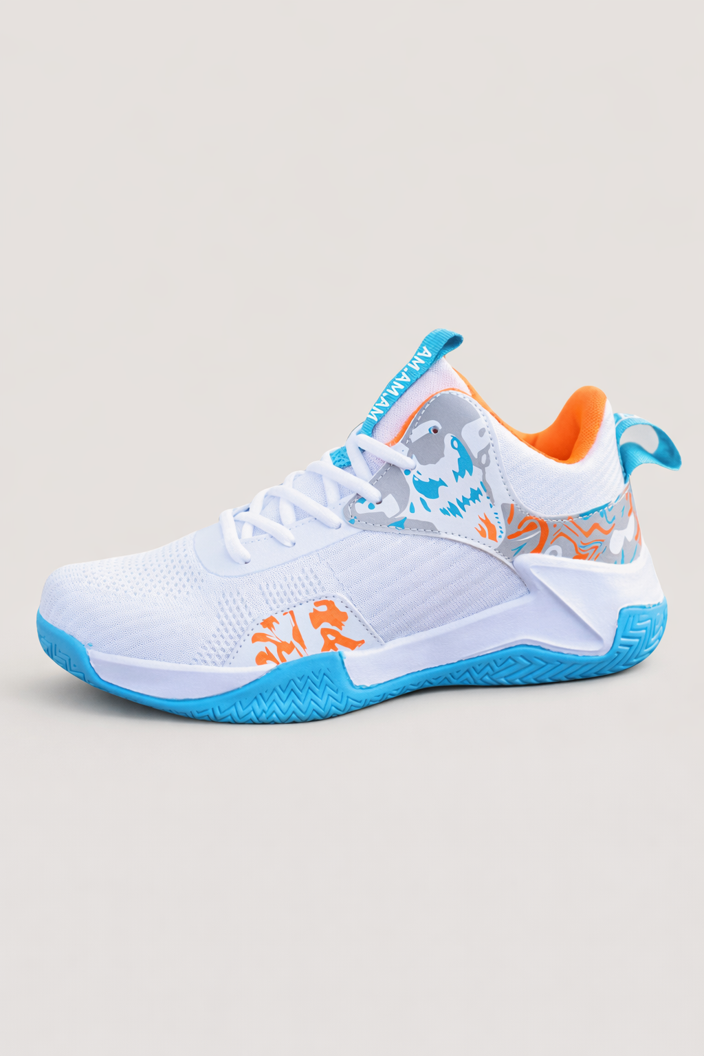 Chaussures de course homme noires, design athlétique moderne, idéales pour le confort quotidien et l'entraînement fitness.