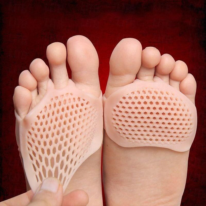 "Chaussures de danse femme en daim noir avec bride réglable, semelle flexible et talon bas pour confort optimal."