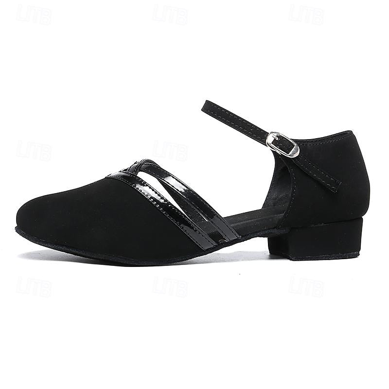 "Chaussures de danse femme en daim noir avec bride réglable, semelle flexible et talon bas pour confort optimal."