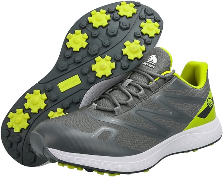 "Chaussures de golf homme légères et adhérentes, vue de côté, avec semelle crantée pour traction optimale sur gazon."