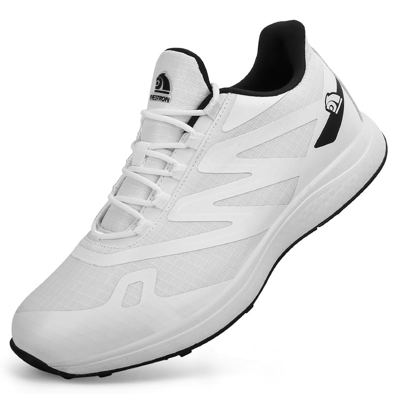 "Chaussures de golf homme légères et adhérentes, vue de côté, avec semelle crantée pour traction optimale sur gazon."