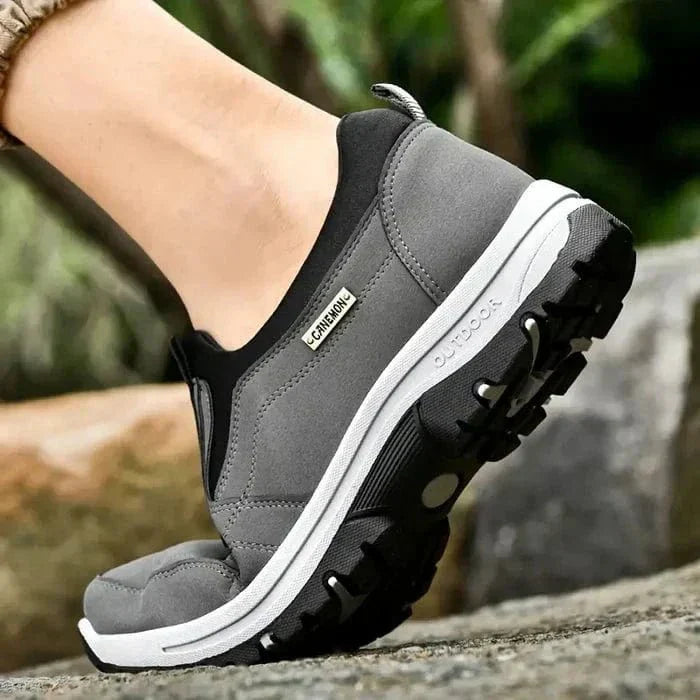 "Chaussures de marche antidérapantes légères, confortables avec semelle résistante, idéales pour randonnée et extérieur."