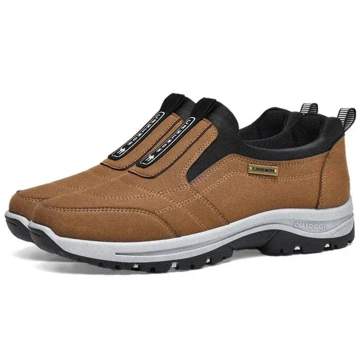 "Chaussures de marche antidérapantes légères, confortables avec semelle résistante, idéales pour randonnée et extérieur."