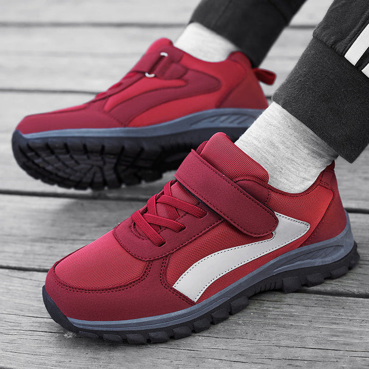 Marcheurs actifs : chaussures légères et confortables, semelle antidérapante, parfaites pour le sport ou la ville.