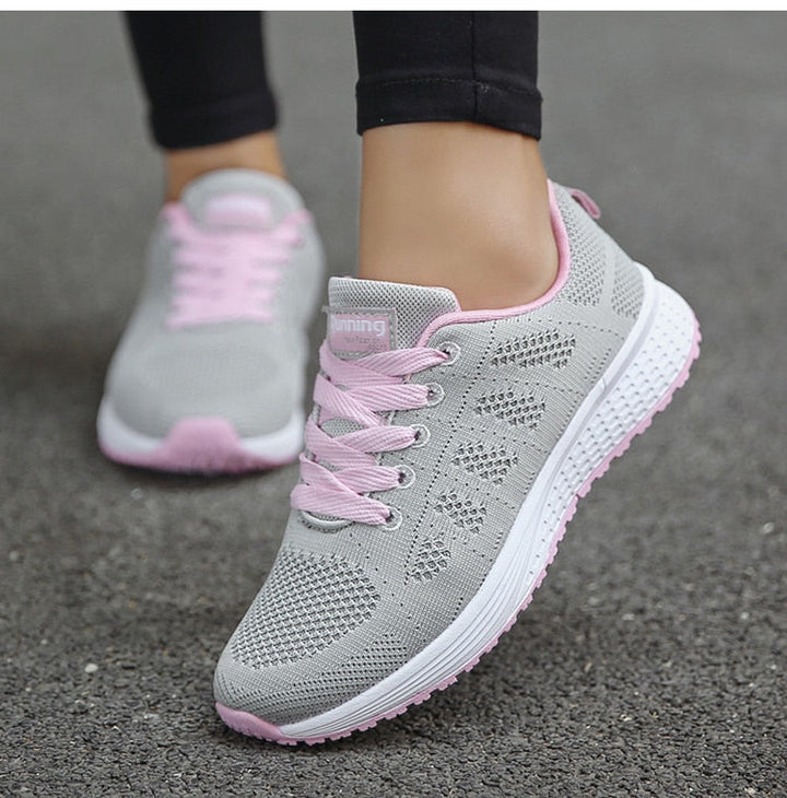 Chaussures de marche légères et confortables pour femmes, idéales pour le quotidien et le sport.