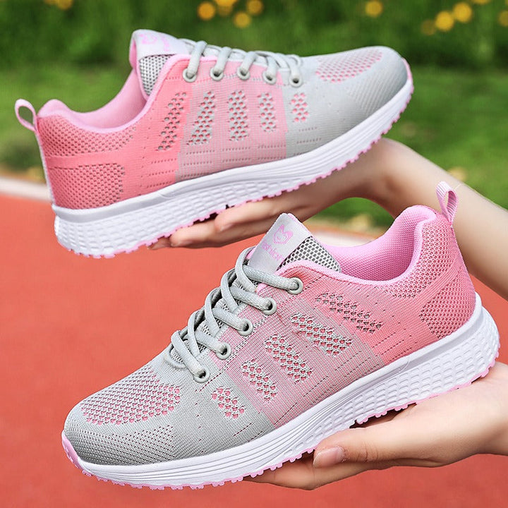 Chaussures de marche femme souples et légères, conçues pour un confort maximal au quotidien.