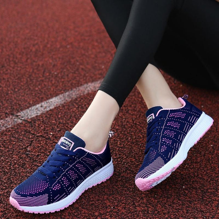 Baskets de marche femme respirantes, offrant un confort inégalé et un design moderne.