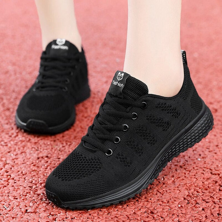 Mode femme: baskets de marche confortables et légères, idéales pour le travail et les loisirs.
