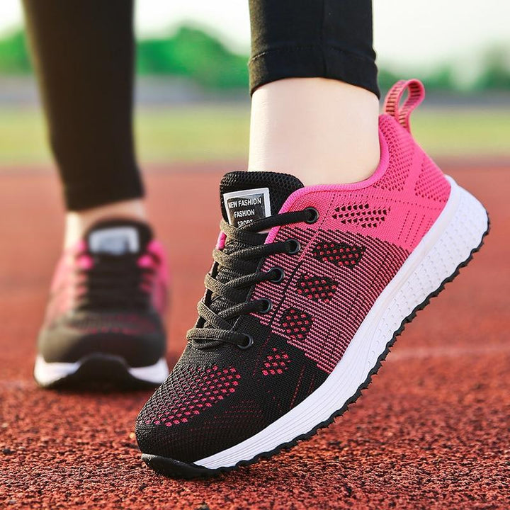 Marche active: chaussures femme respirantes et antidérapantes, conçues pour le sport et le confort.