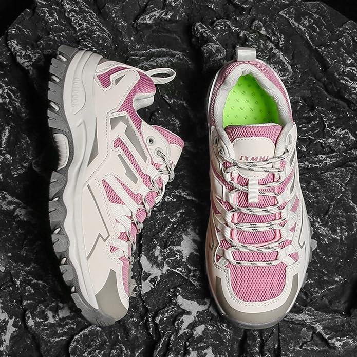 Chaussures de marche femmes adhérentes, légères, idéales pour sentiers, ville et activités de plein air.