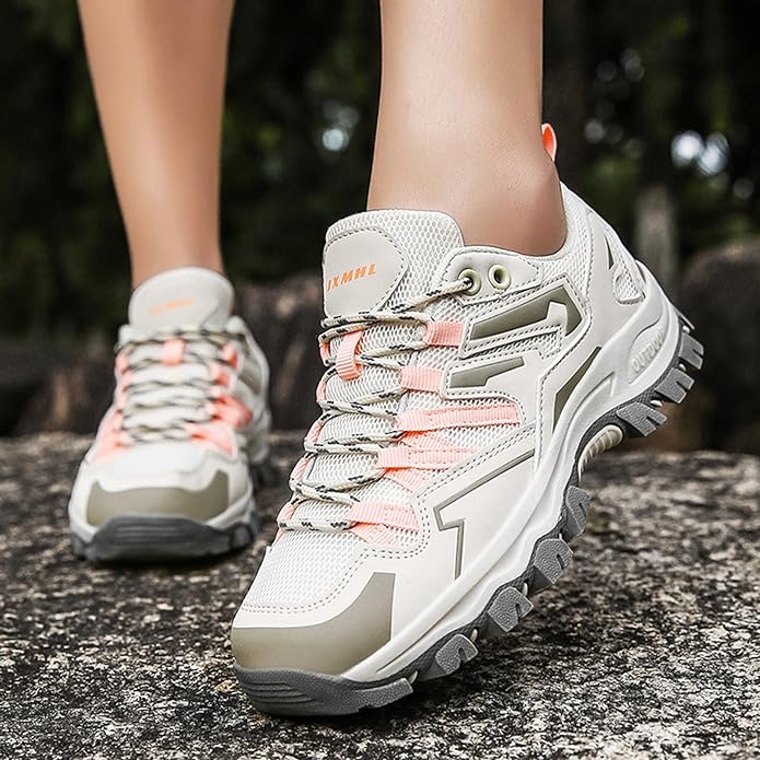 Chaussures sport randonnée femmes légères, confort optimal pour l'extérieur, marche quotidienne et aventure.