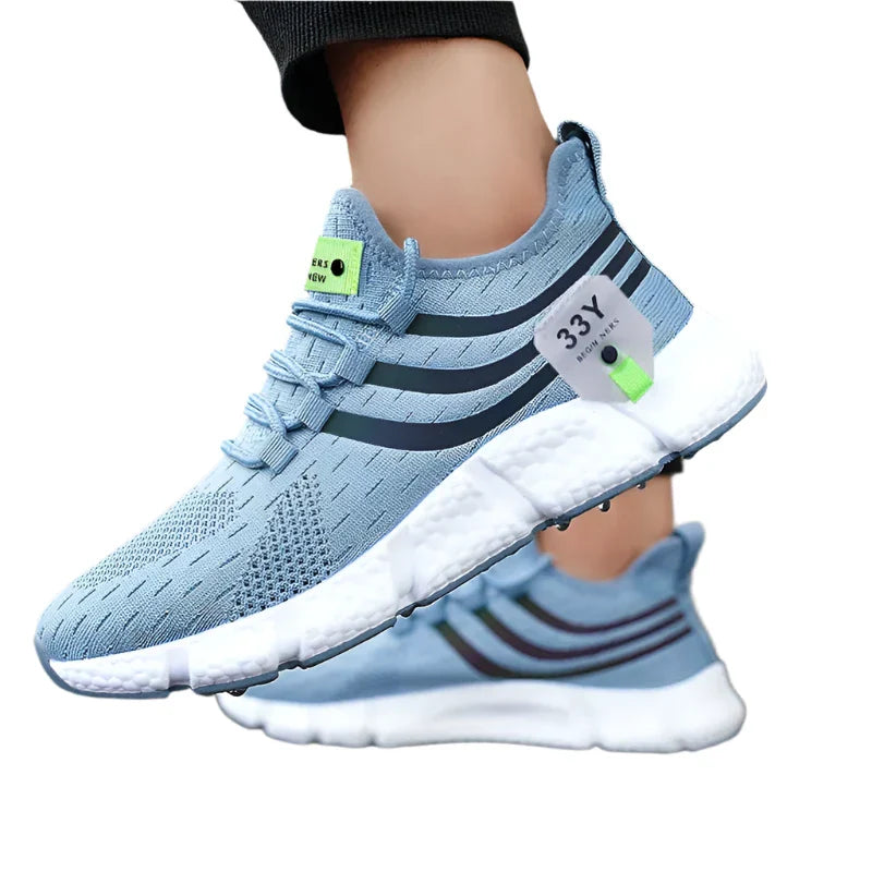 Chaussures de padel confortables et stables. Design ergonomique, respirabilité optimale.  Idéales pour le sport.