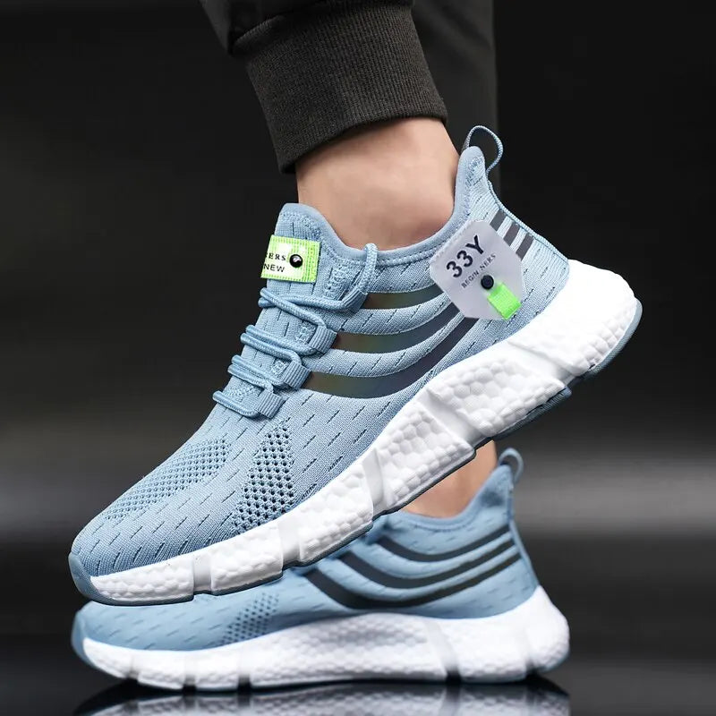 Chaussures de padel confortables et stables. Design ergonomique, respirabilité optimale.  Idéales pour le sport.