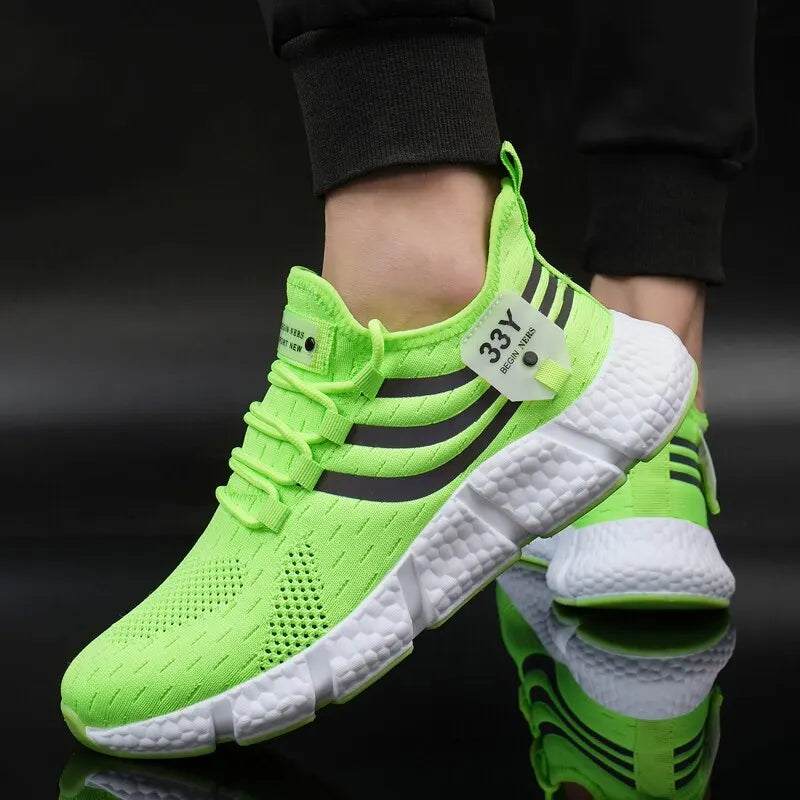 Chaussures de padel confortables et stables. Design ergonomique, respirabilité optimale.  Idéales pour le sport.