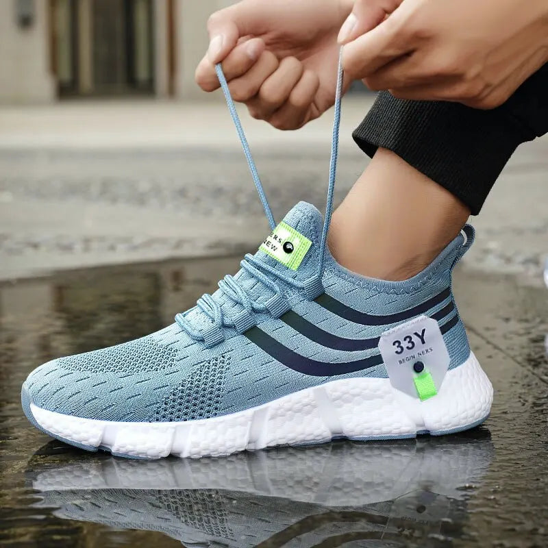 Chaussures de padel confortables et stables. Design ergonomique, respirabilité optimale.  Idéales pour le sport.