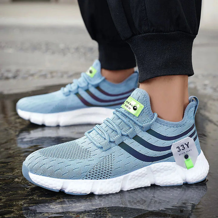 Chaussures de padel confortables et stables. Design ergonomique, respirabilité optimale.  Idéales pour le sport.