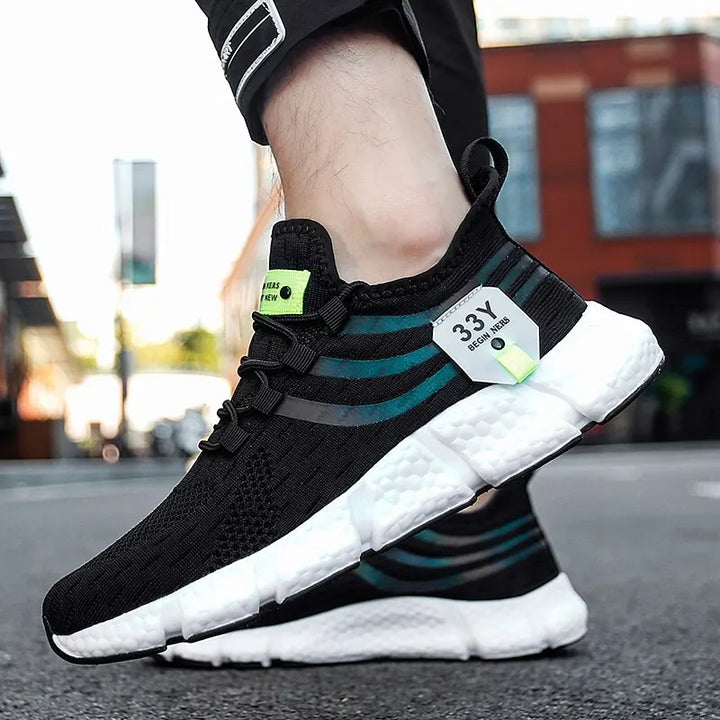 Chaussures de padel confortables et stables. Design ergonomique, respirabilité optimale.  Idéales pour le sport.