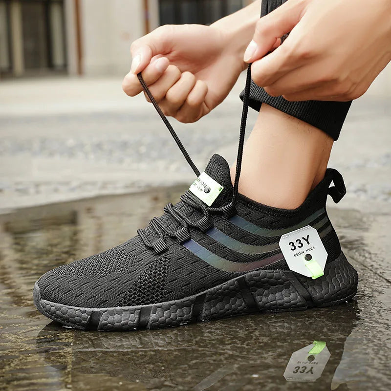 Chaussures de padel confortables et stables. Design ergonomique, respirabilité optimale.  Idéales pour le sport.