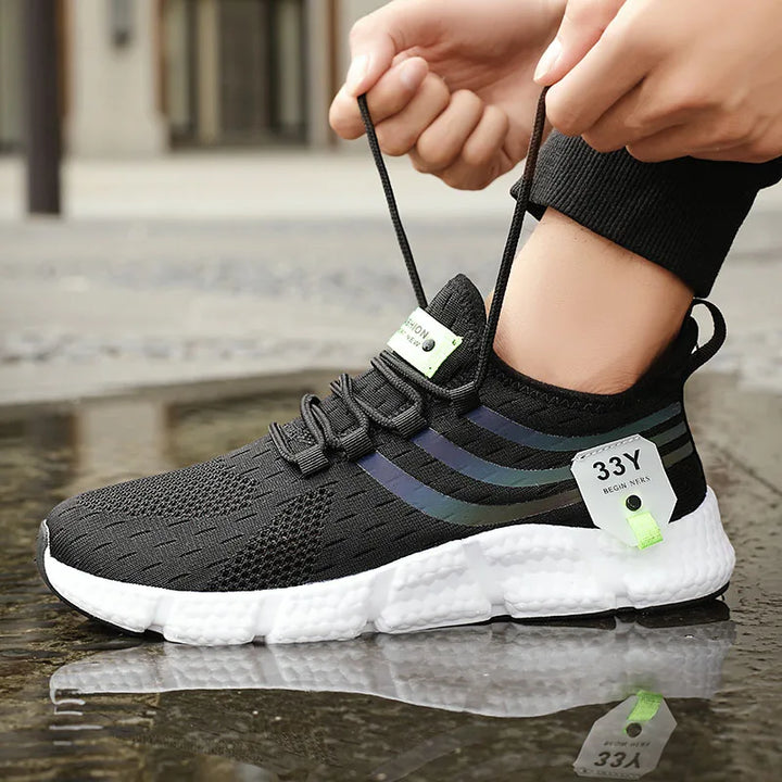 Chaussures de padel confortables et stables. Design ergonomique, respirabilité optimale.  Idéales pour le sport.