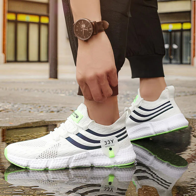 Chaussures de padel confortables et stables. Design ergonomique, respirabilité optimale.  Idéales pour le sport.