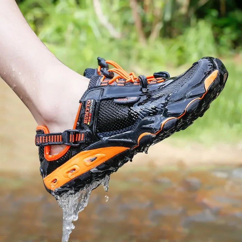 Paire de chaussures aquatiques respirantes polyvalentes, design moderne, pour hommes et femmes. Parfaites pour l'extérieur.