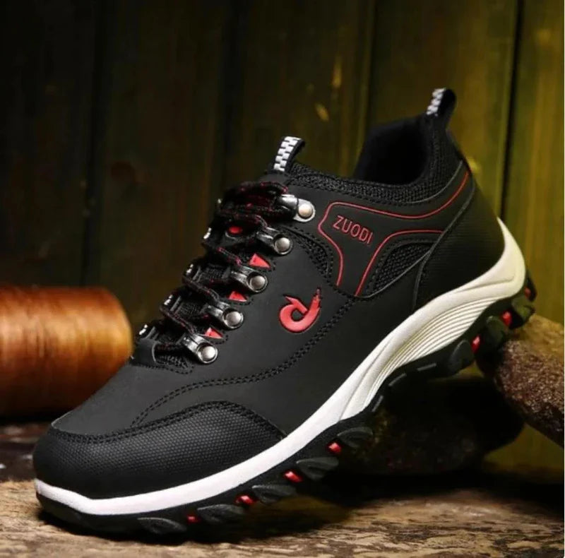 Chaussures de randonnée élégantes pour hommes, style sportif, polyvalentes pour marche et aventures tout-terrain.