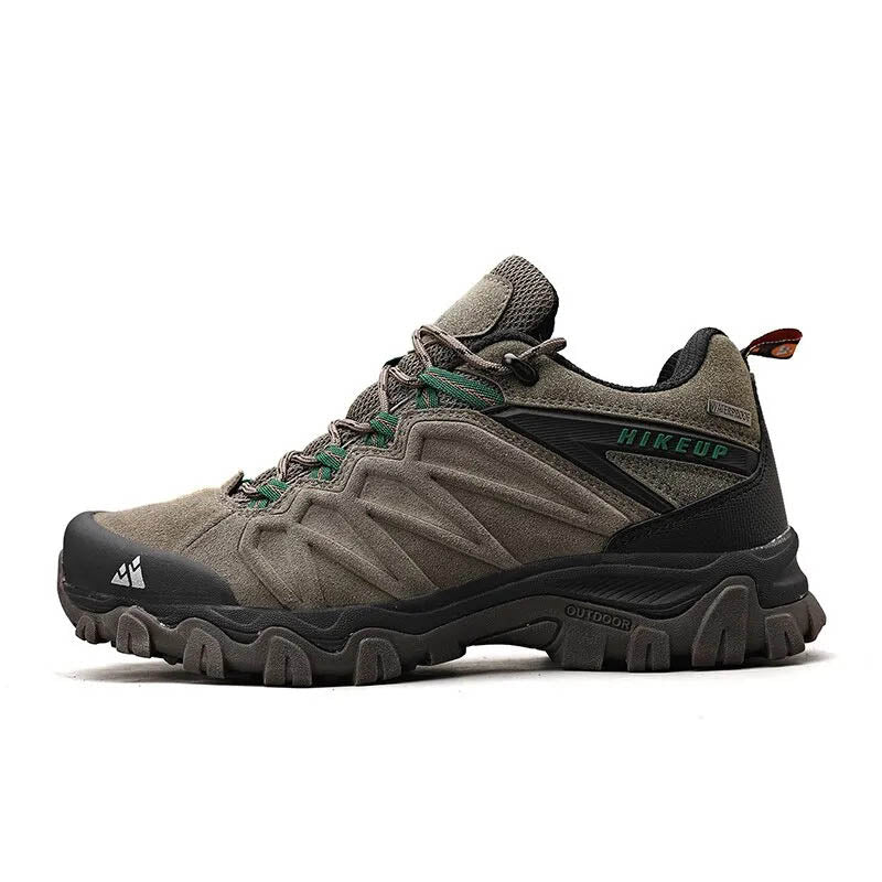 Chaussures de randonnée homme en cuir, durables et confortables pour le trekking en montagne.
