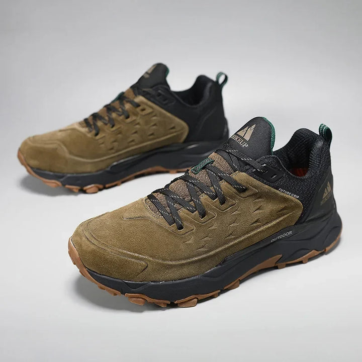 Chaussures de randonnée hommes en cuir suédé robustes, idéales pour le trekking en plein air.