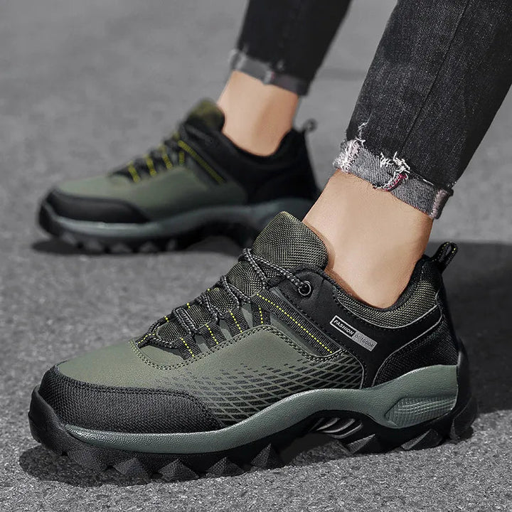 Chaussures de marche et trail hommes, confortables et respirantes, parfaites pour la randonnée extérieure.