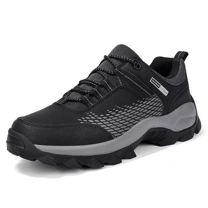 Chaussures de randonnée hommes imperméables, fabriquées pour le confort et la protection lors de vos marches.
