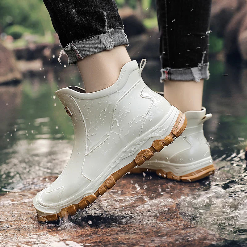 Bottes de randonnée imperméables pour hommes, parfaites pour l'extérieur, l'hiver et le tout-terrain.