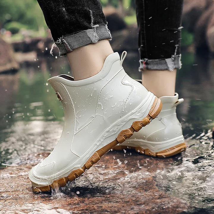 Bottes de randonnée imperméables pour hommes, parfaites pour l'extérieur, l'hiver et le tout-terrain.