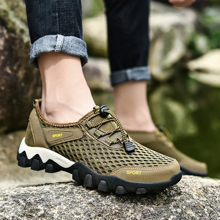 Chaussures de randonnée respirantes pour activités extérieures. Légères et antidérapantes, adaptées hommes et femmes.